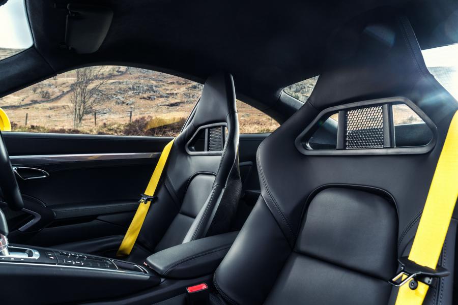  Porsche 911 Carrera 4S Coupe 2016 года  (UK) (фото 26 из 27)